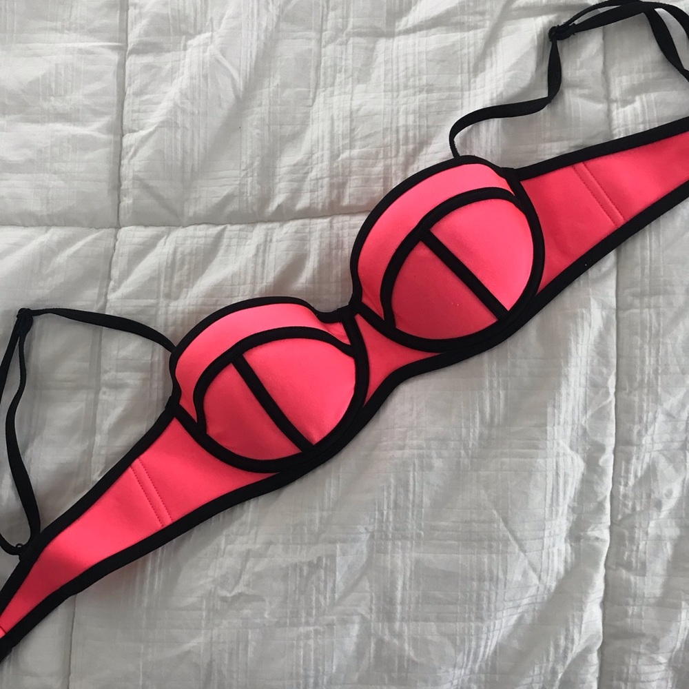 Pink TRIANGL bikini top!!